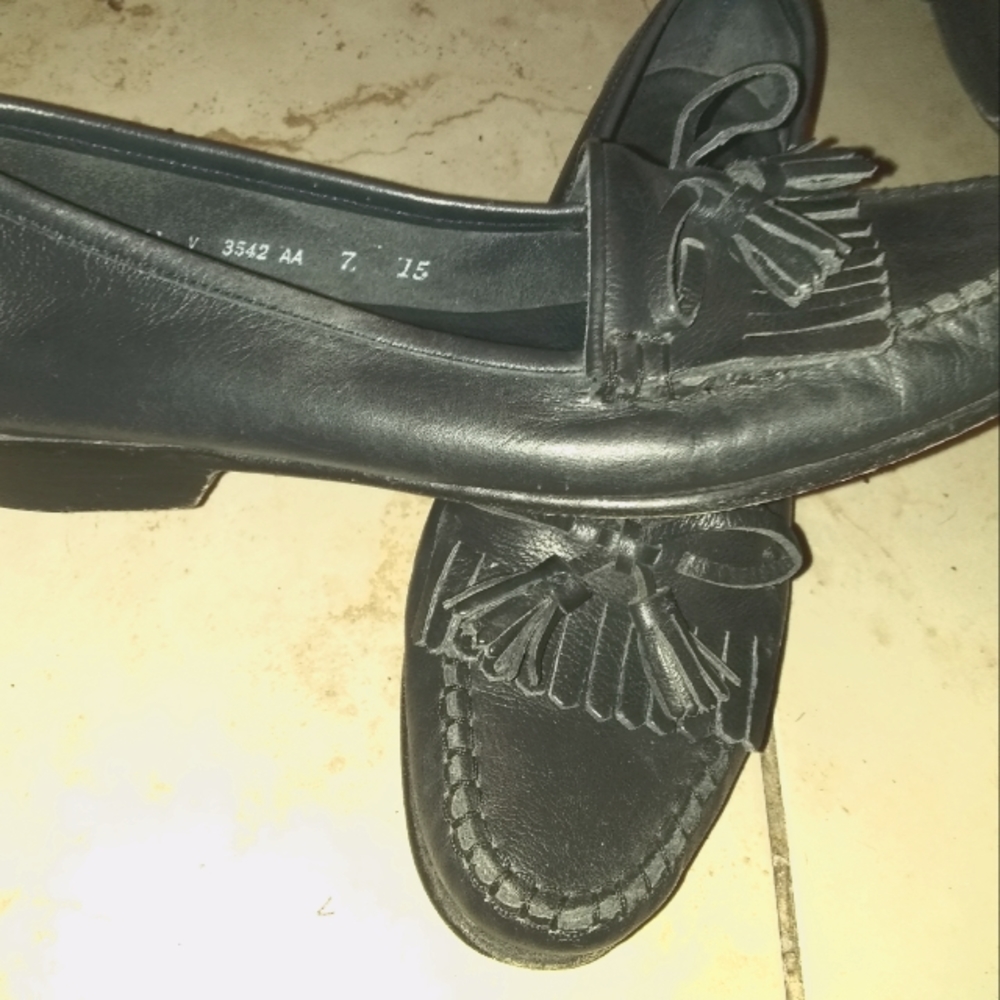Vintage Leather tasle loafers